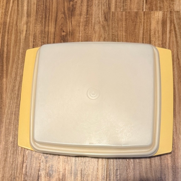 Tupperware Other - Tupperware harvest gold container lid carrier tray storage vintage loaf plastic